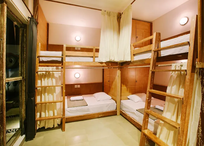Lokal Bali Hostel